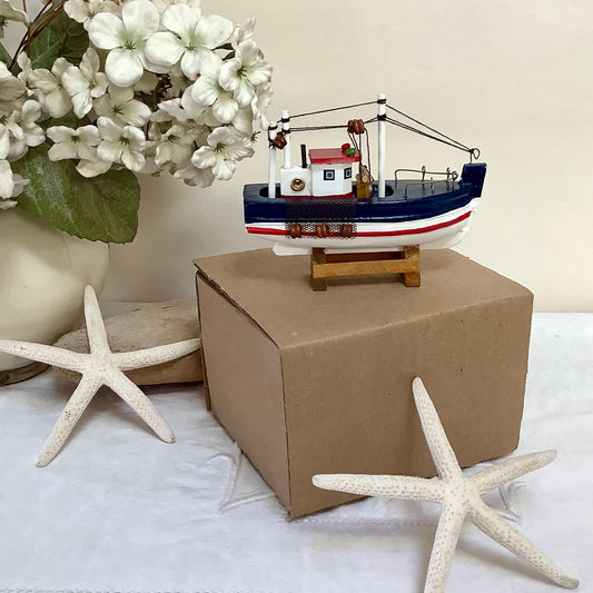 Bateau miniature bois chalutier bleu rouge décoration marine ht 9 cm