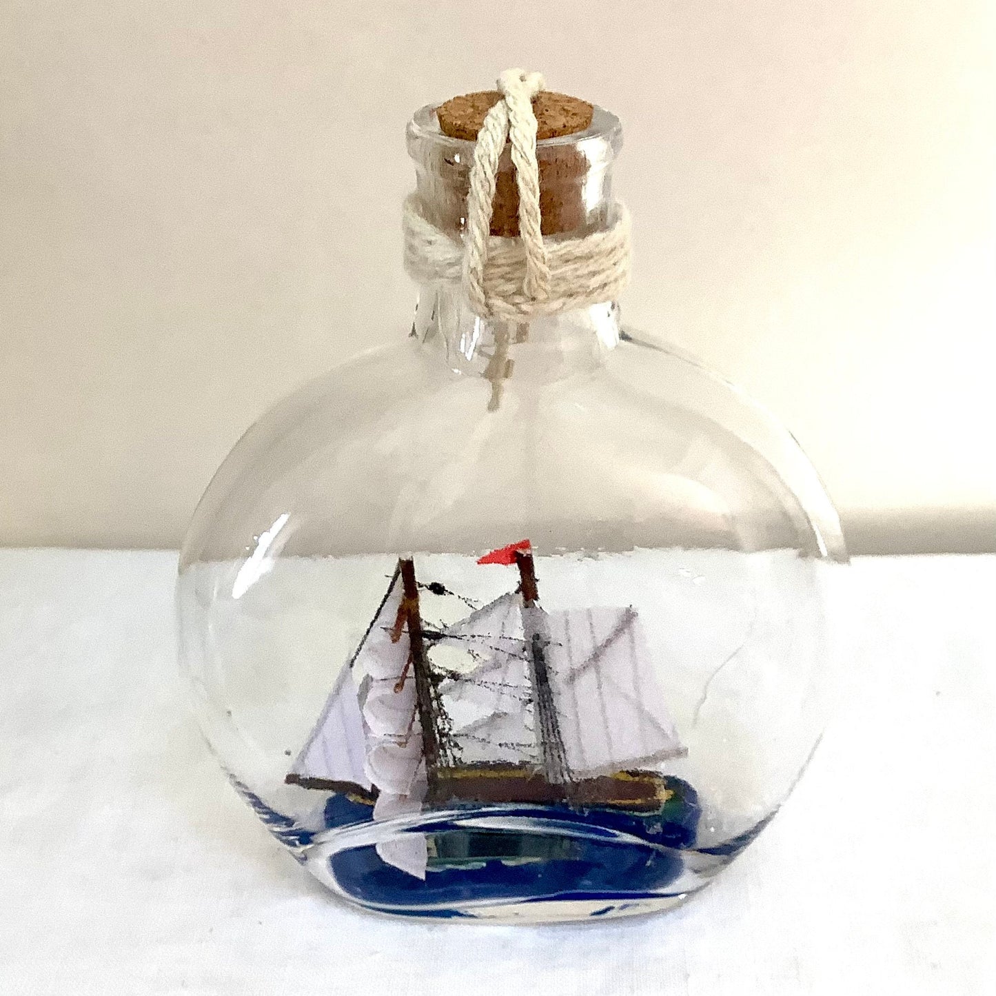 Bateau bouteille moyen modèle décoration marine ht 11 cm