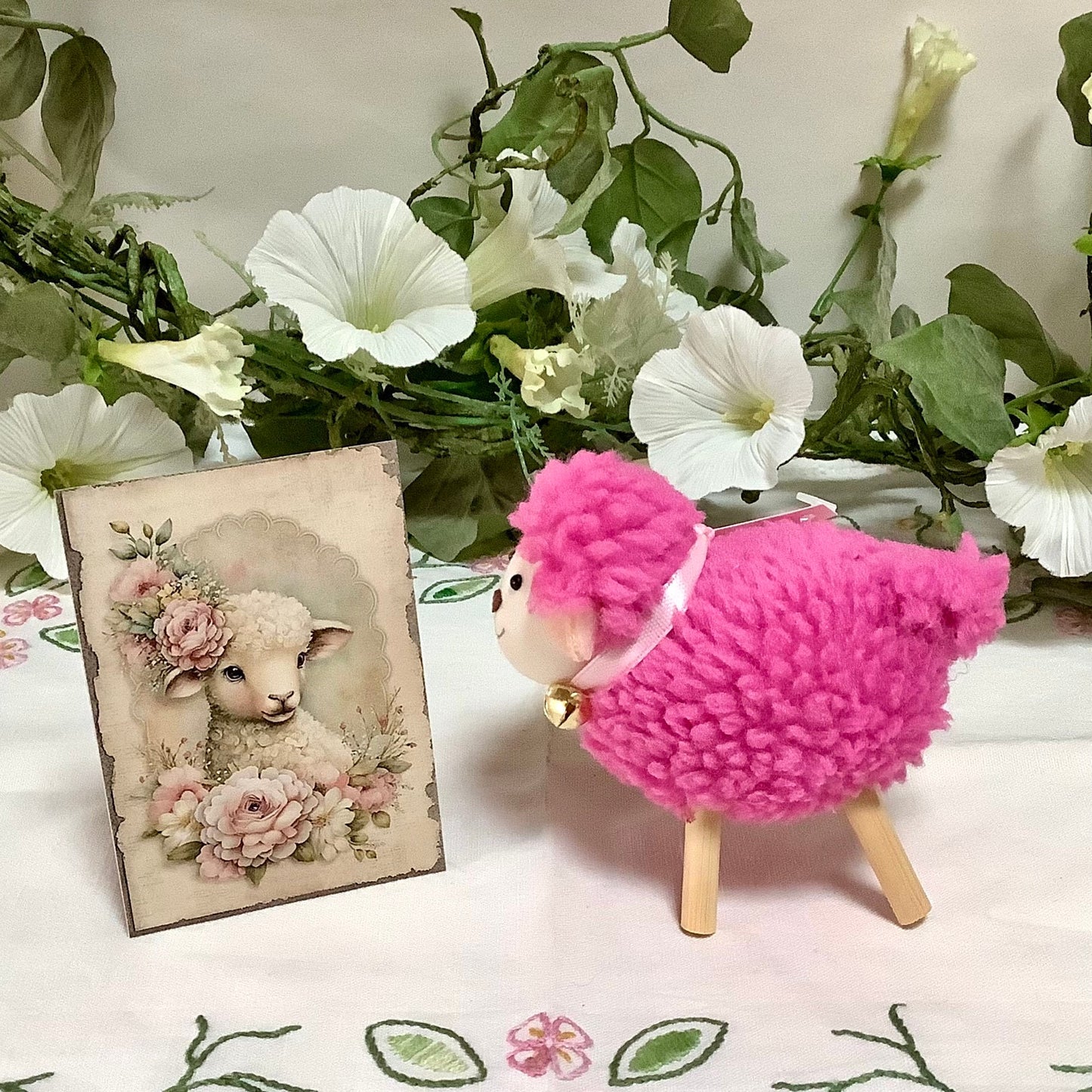 Mouton peluche rose décoration ht 10 cm