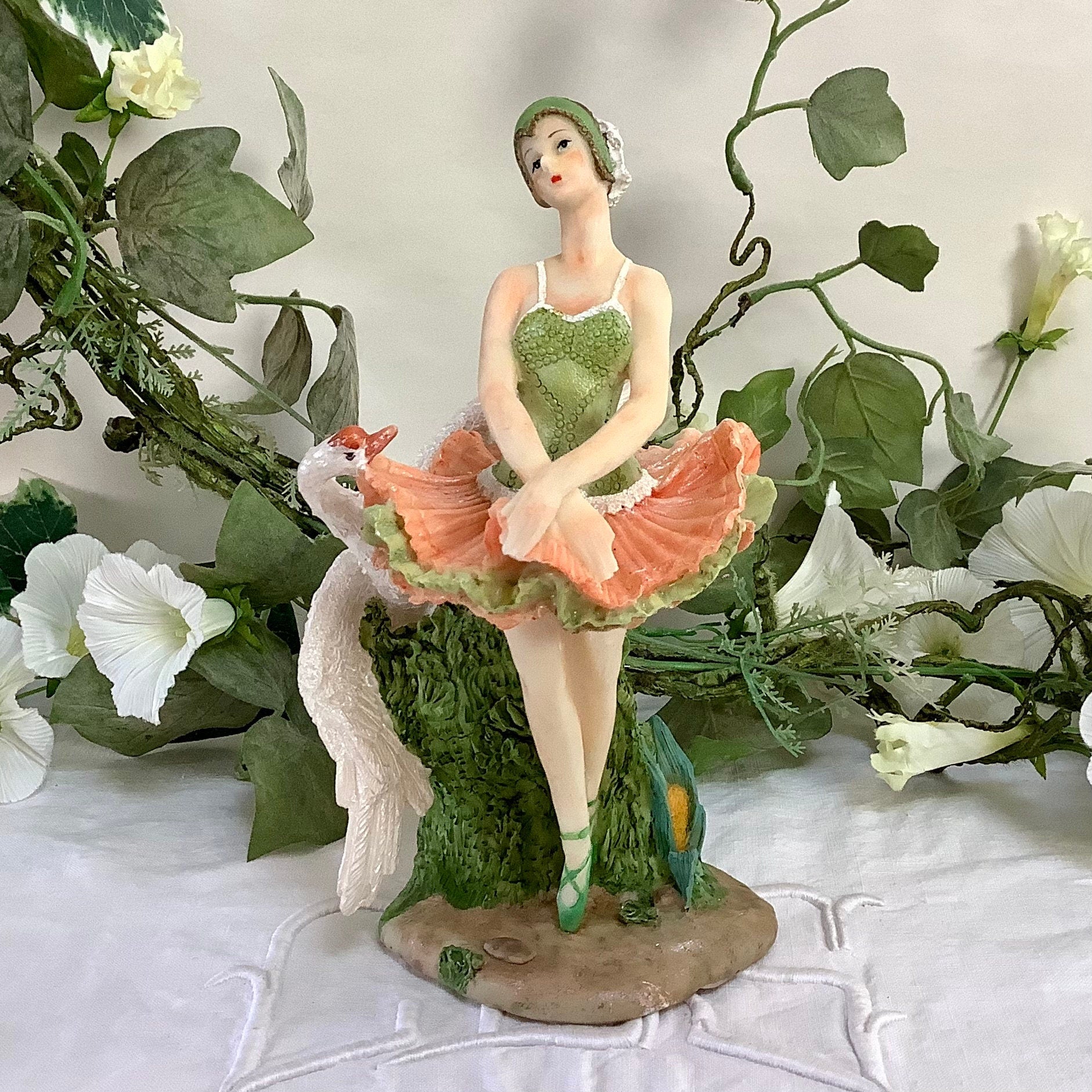 Figurine danseuse ballerine cygne résine lac des cygnes