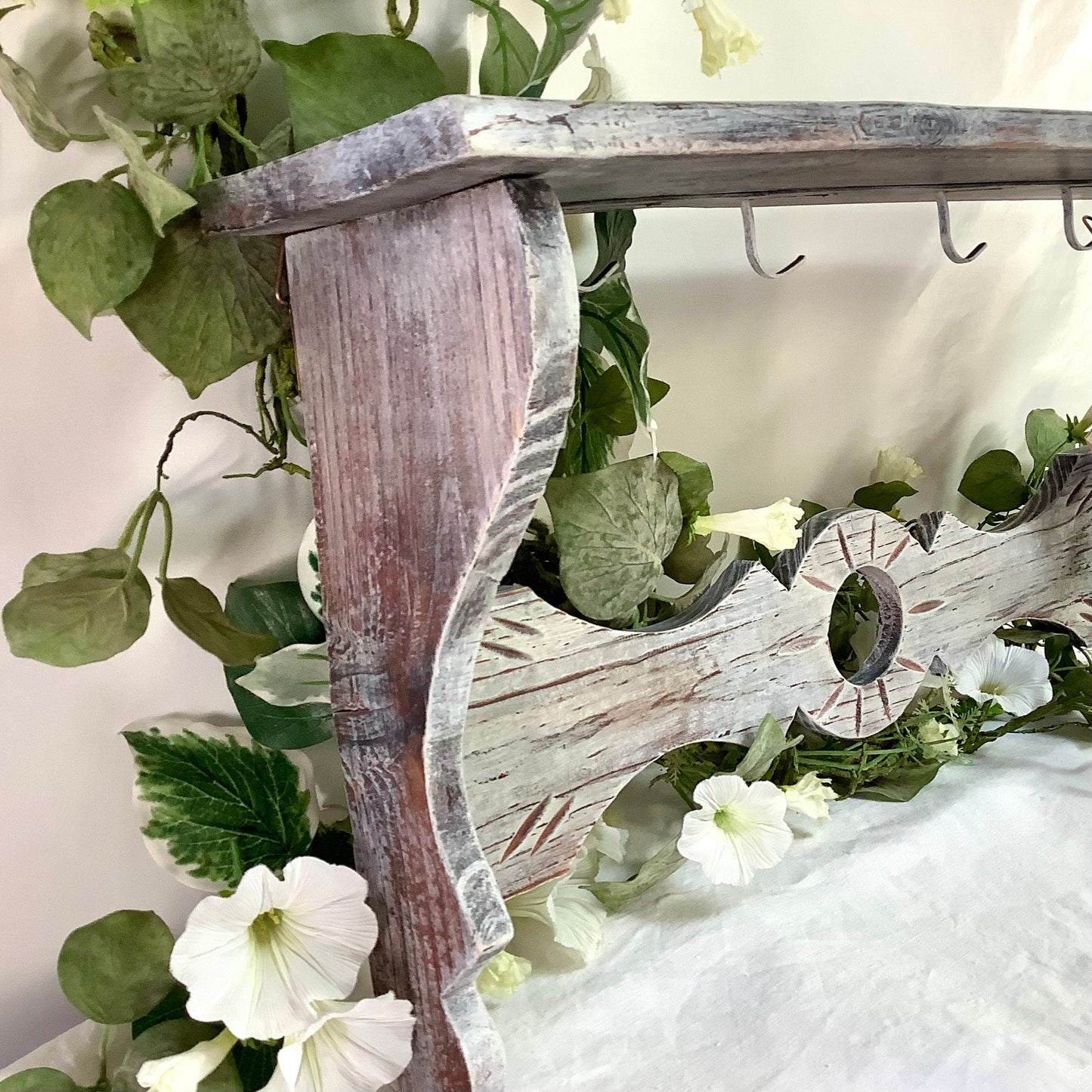 Étagère bois vintage 5 crochets porte casseroles  ht 30 cm