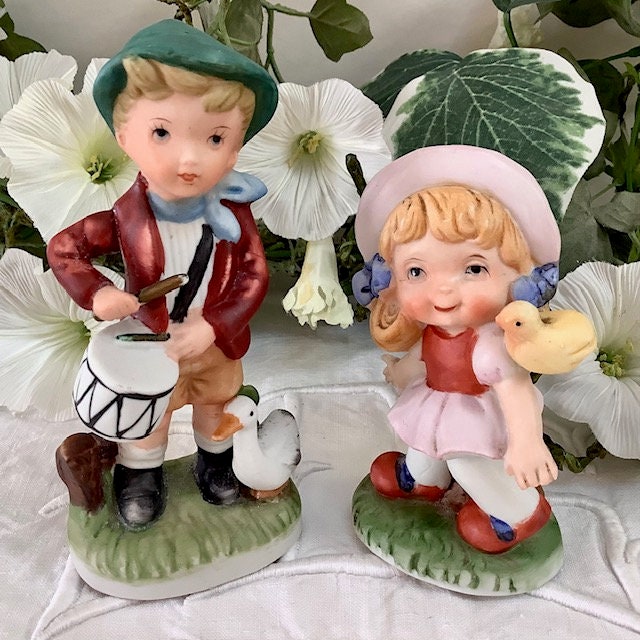 Figurine petit couple enfants porcelaine ht 12 cm vintage