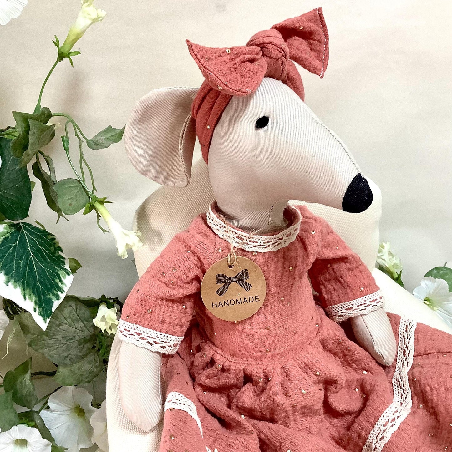 Peluche tissu souris robe rouge dentelle  ht 38 cm