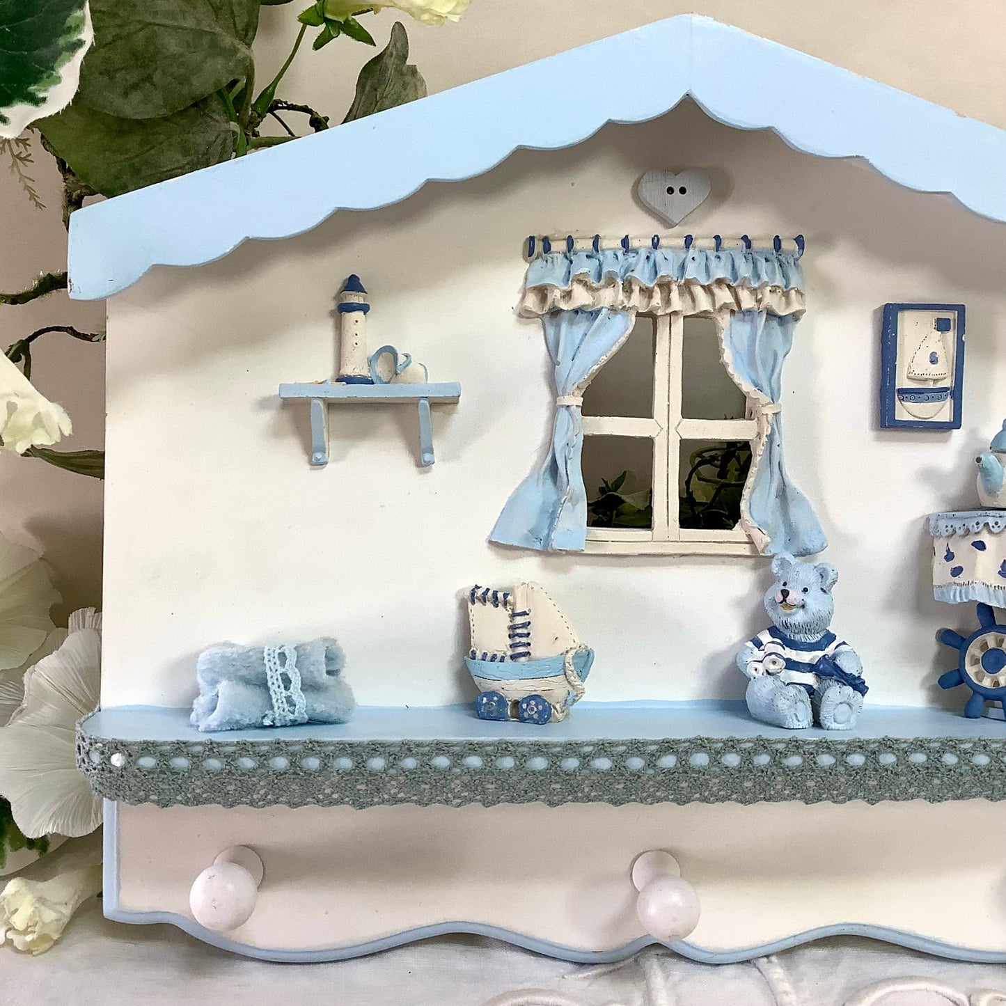 Porte manteaux enfant bleu résine bois vintage ht 24.5 cm
