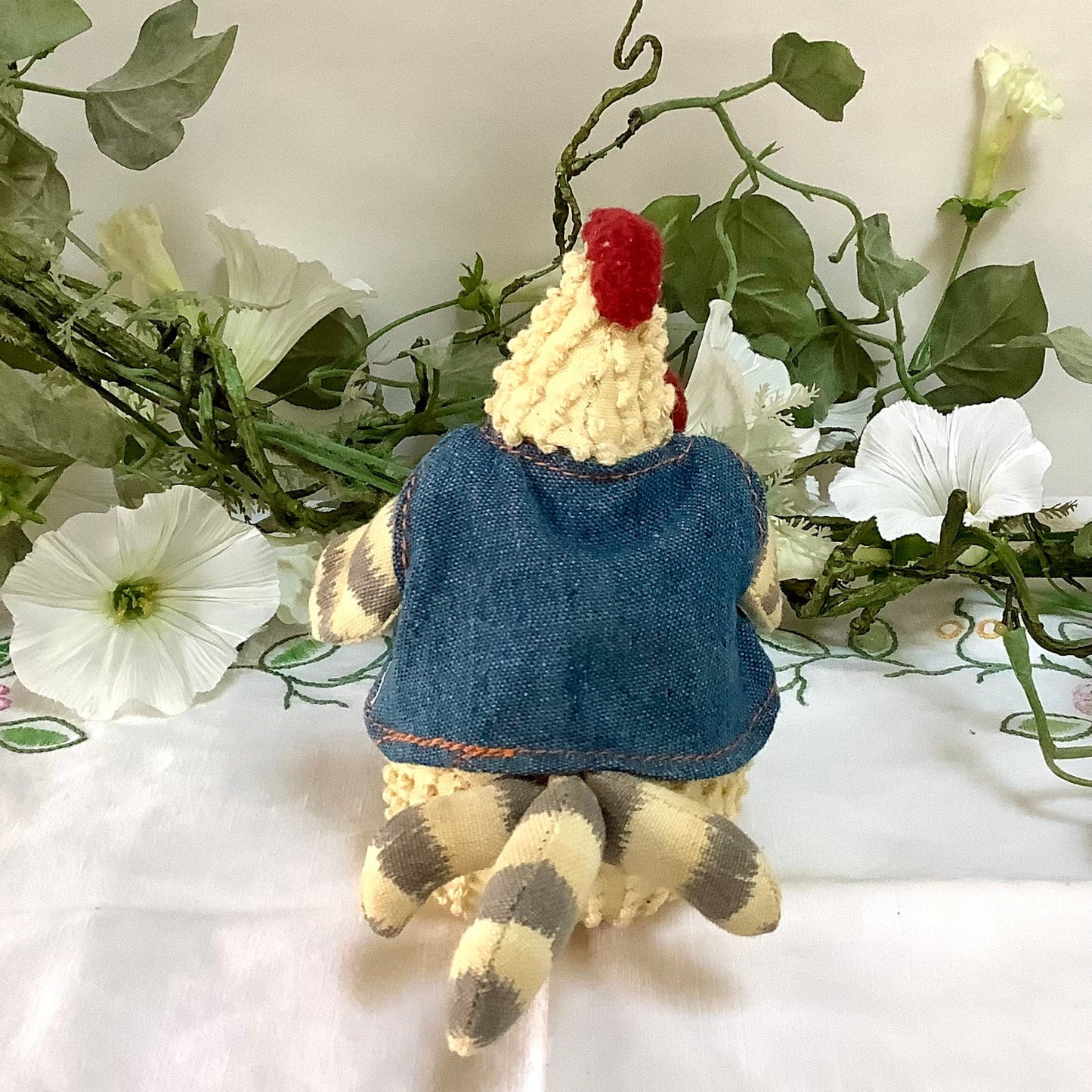 Petit coq à poser avec gilet  vintage ht 12 cm