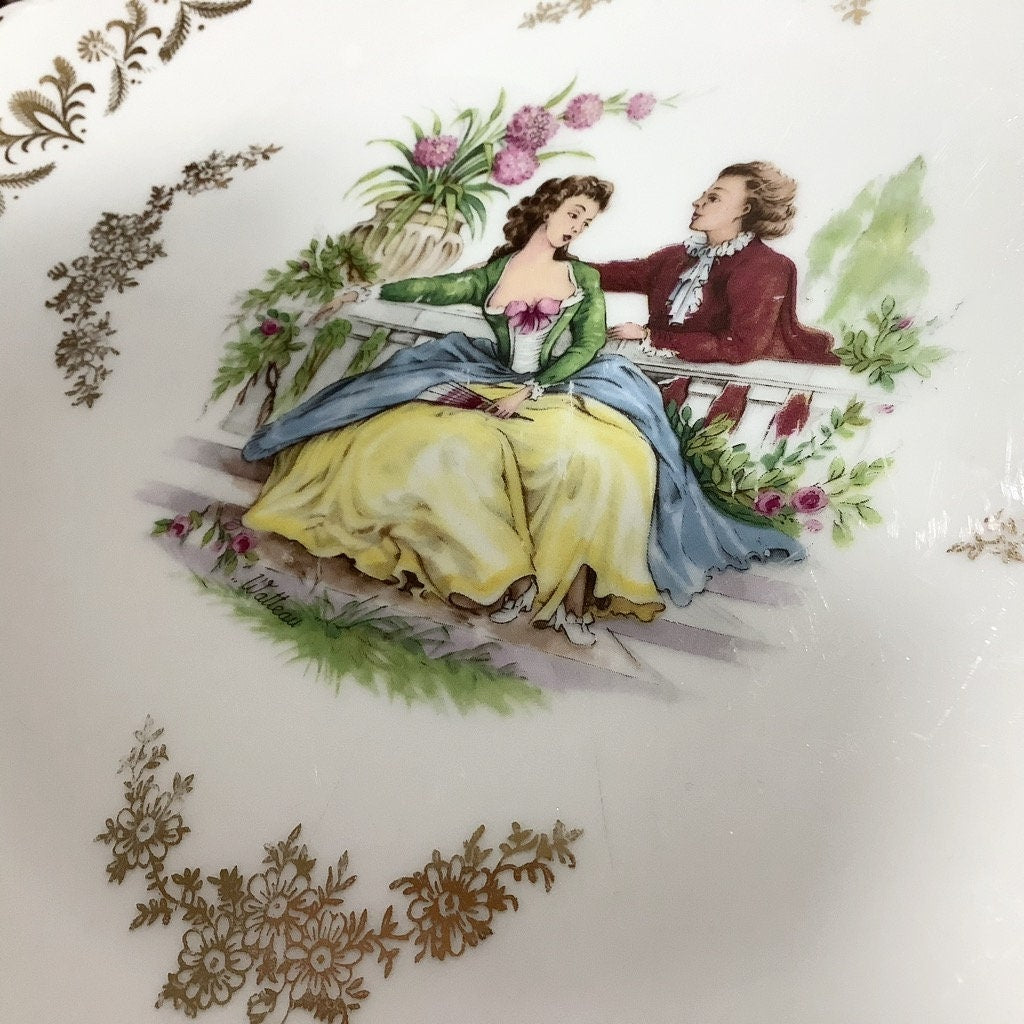 Plat à tarte gâteau porcelaine de Limoges scène galante