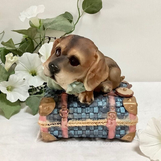 Tirelire chien valise résine ht 13.5 cm vintage