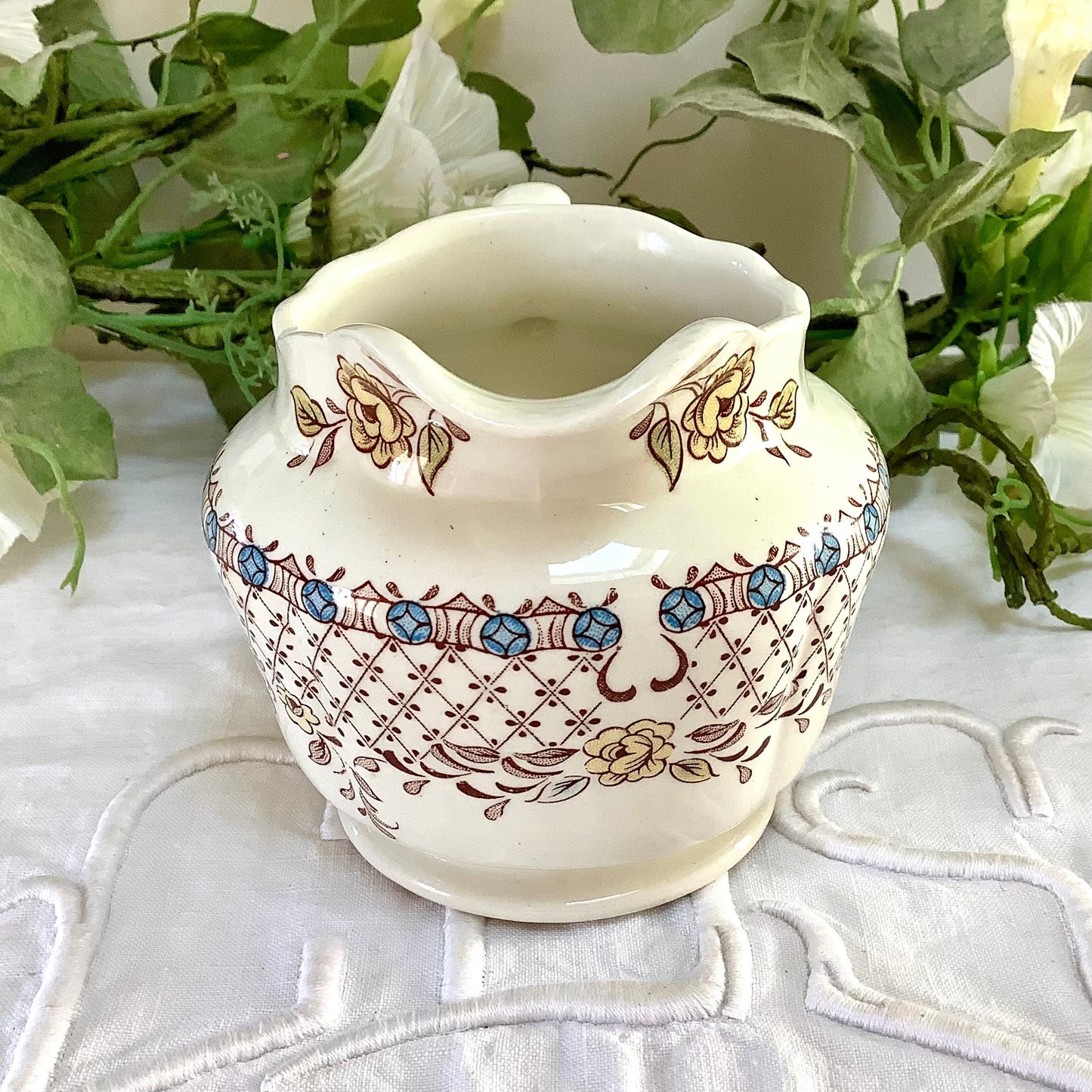 Pot à lait pichet verseuse soucoupe royal Tudor lattice england vintage