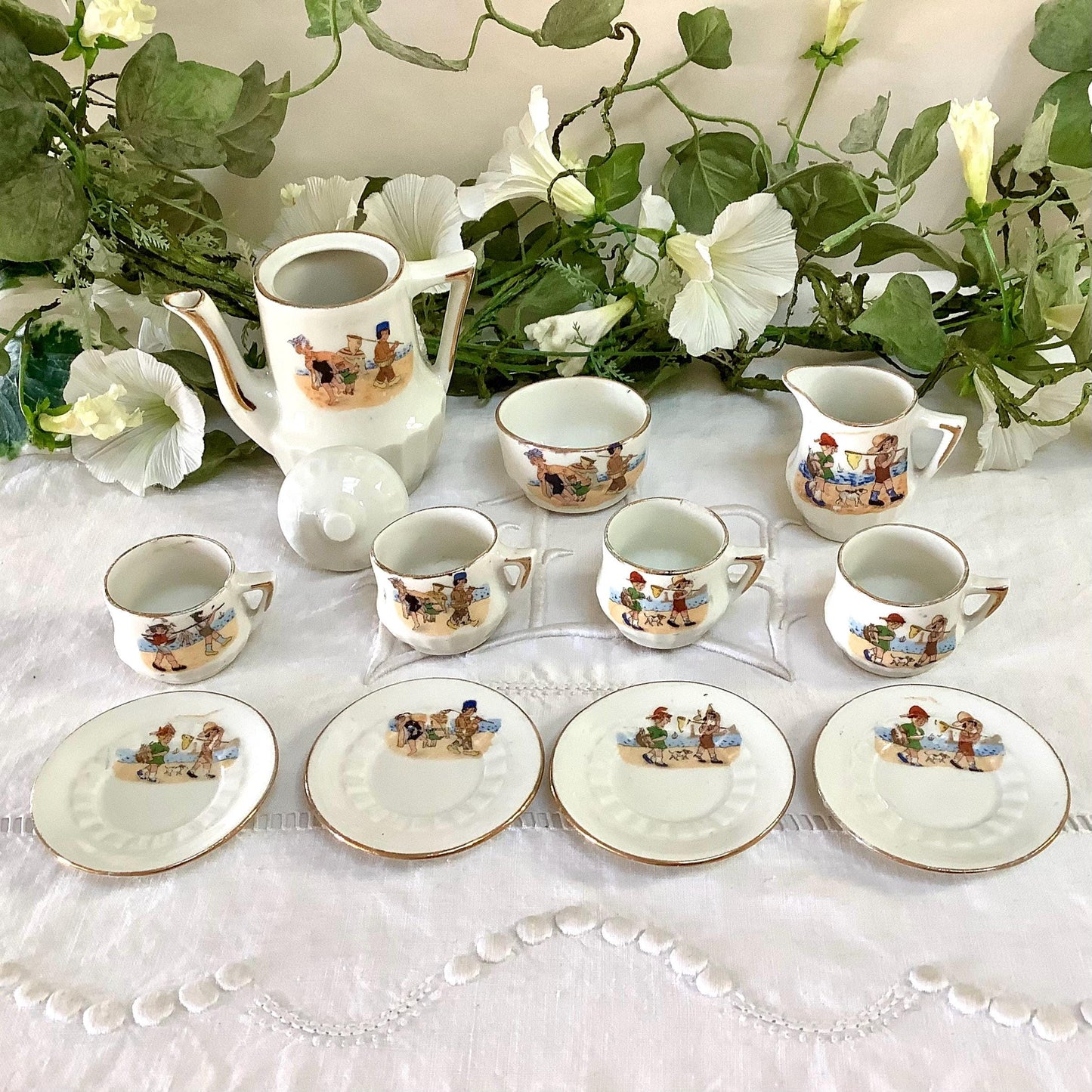  dinette porcelaine 4 tasses 4 soucoupes vintage, service café miniature ancien