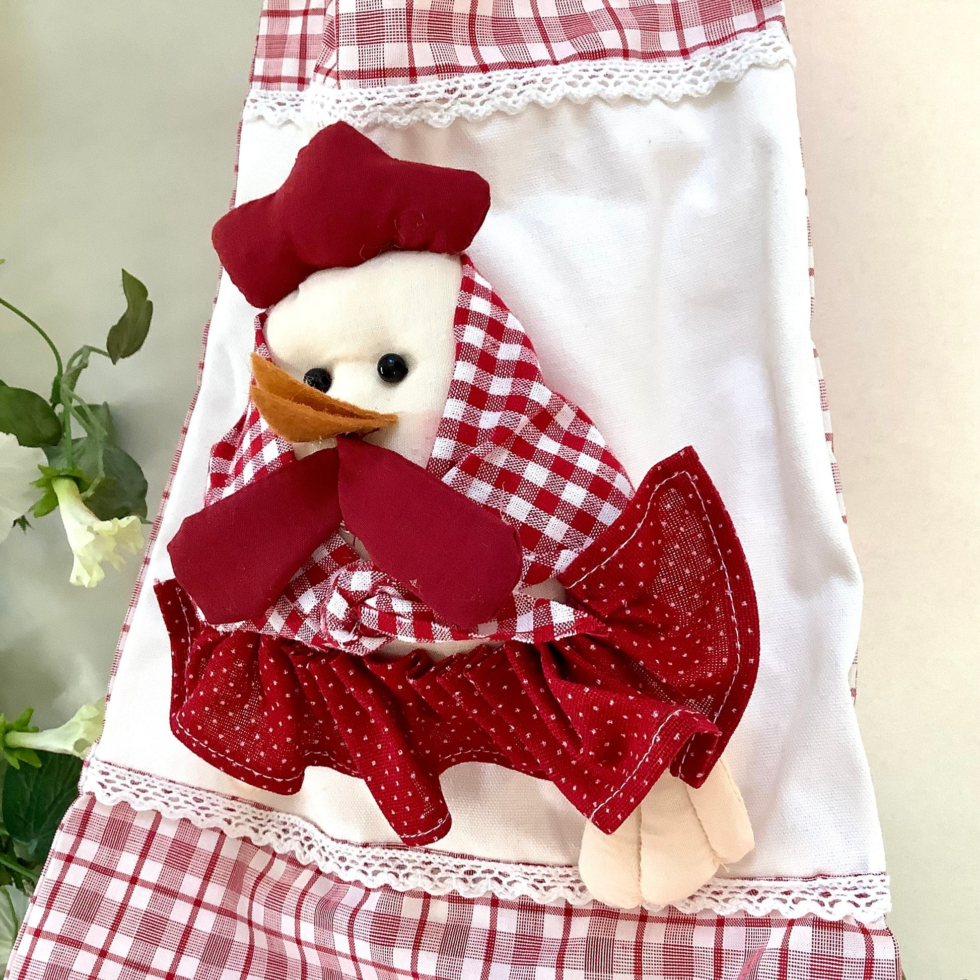 Sac à pain style vintage tissu carreaux rouge poule dentelles, décoration La Galleria 60 cm