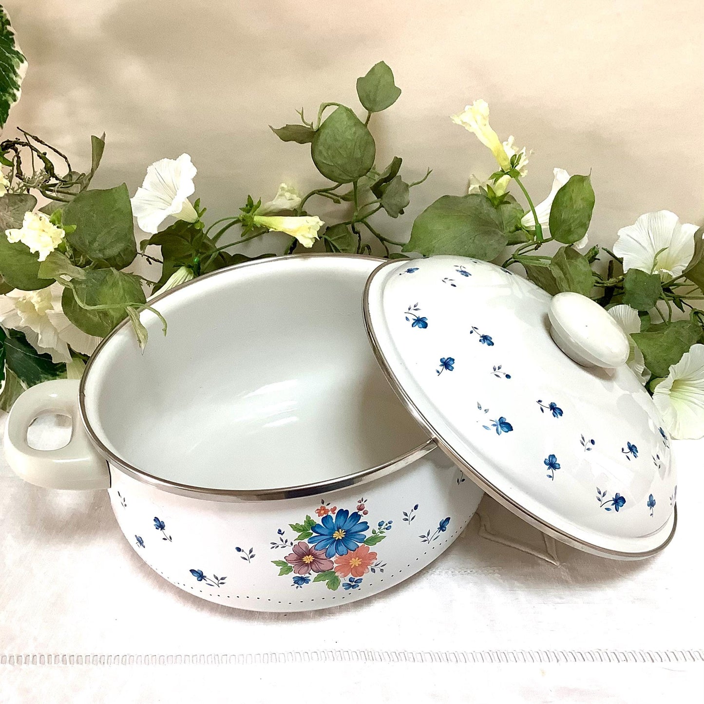 Cocotte émaillée faitout provincial bouquet vintage 80 modèle A