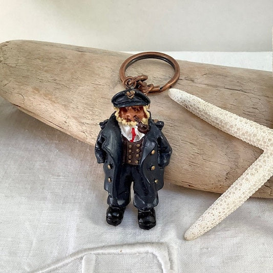 Porte clé capitaine en résine vintage modèle A ht 6.5 cm
