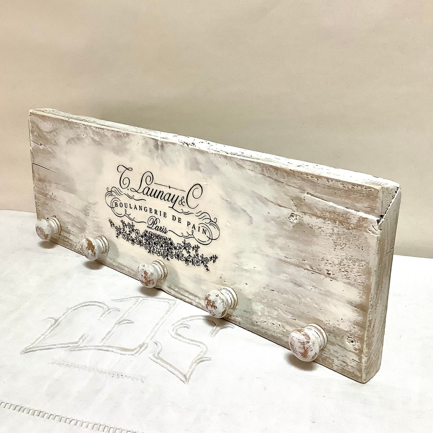 Patère murale accroche torchons bois 5 boutons patiné blanc vintage