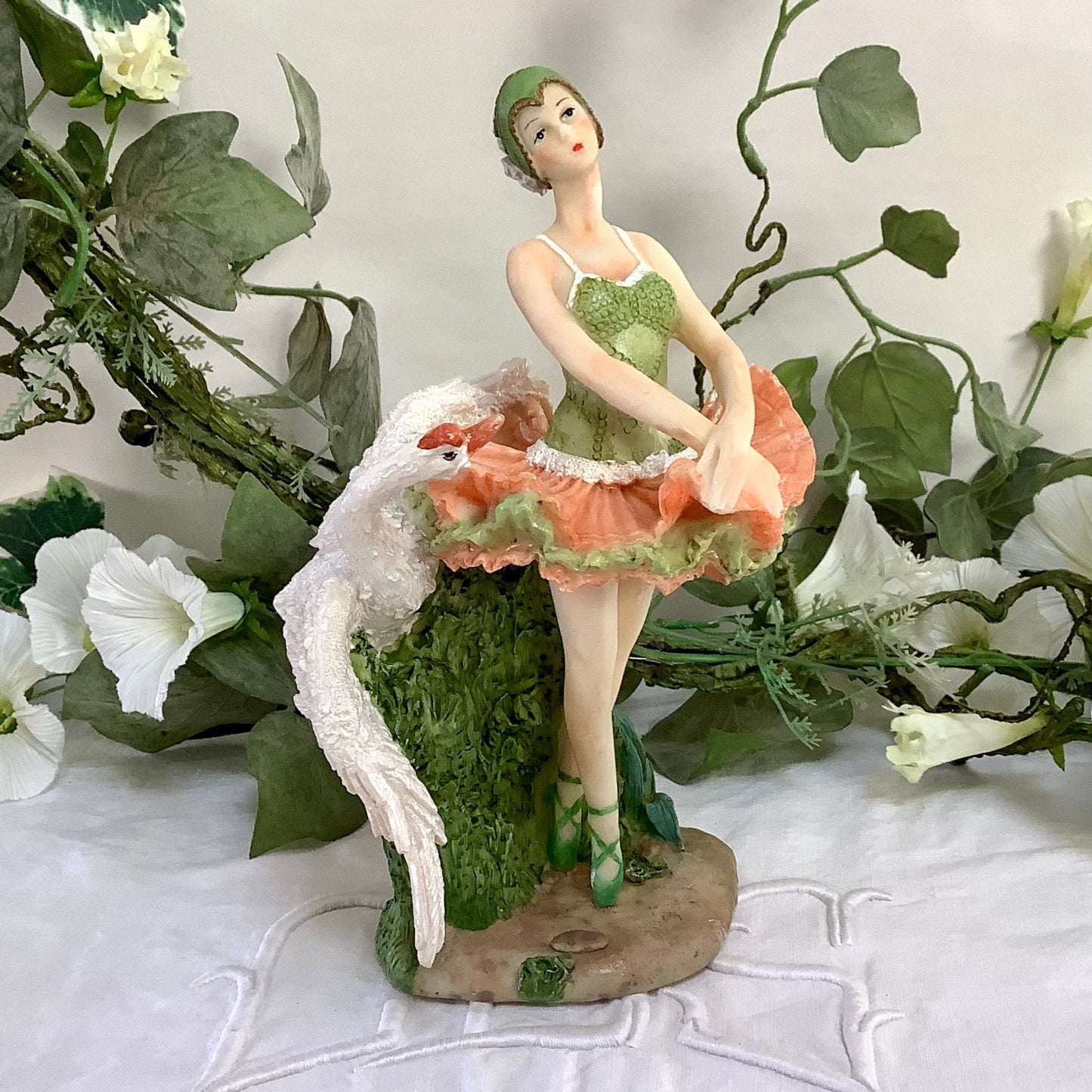 Figurine danseuse ballerine cygne résine lac des cygnes