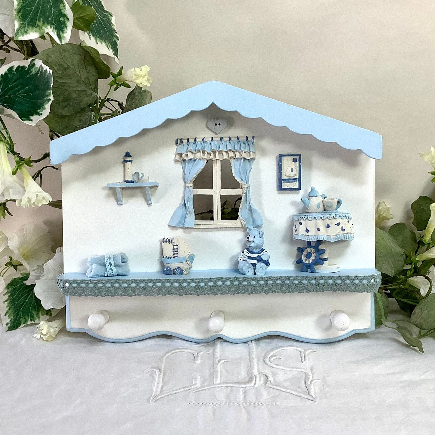 Porte manteaux enfant bleu résine bois vintage ht 24.5 cm