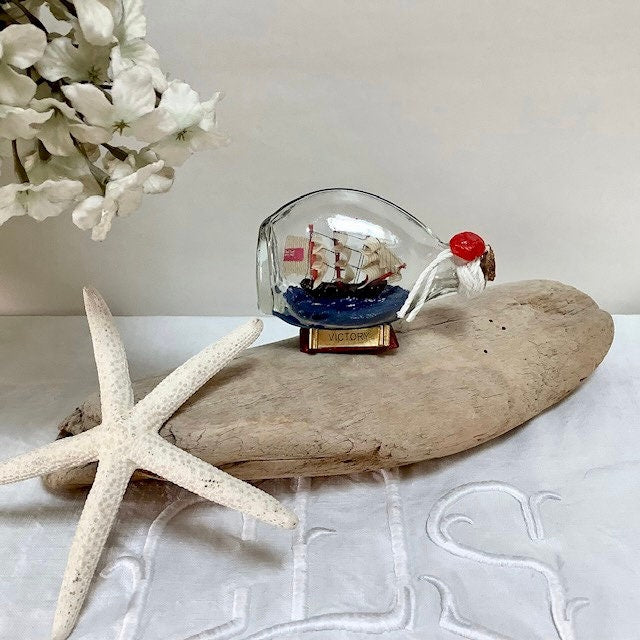 Bateau bouteille petit modèle décoration marine ht 5.5 cm