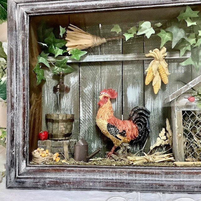 Cadre vitrine miniature poulailler coq vintage