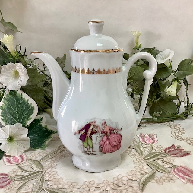 Cafetière théière verseuse porcelaine scène galante vintage