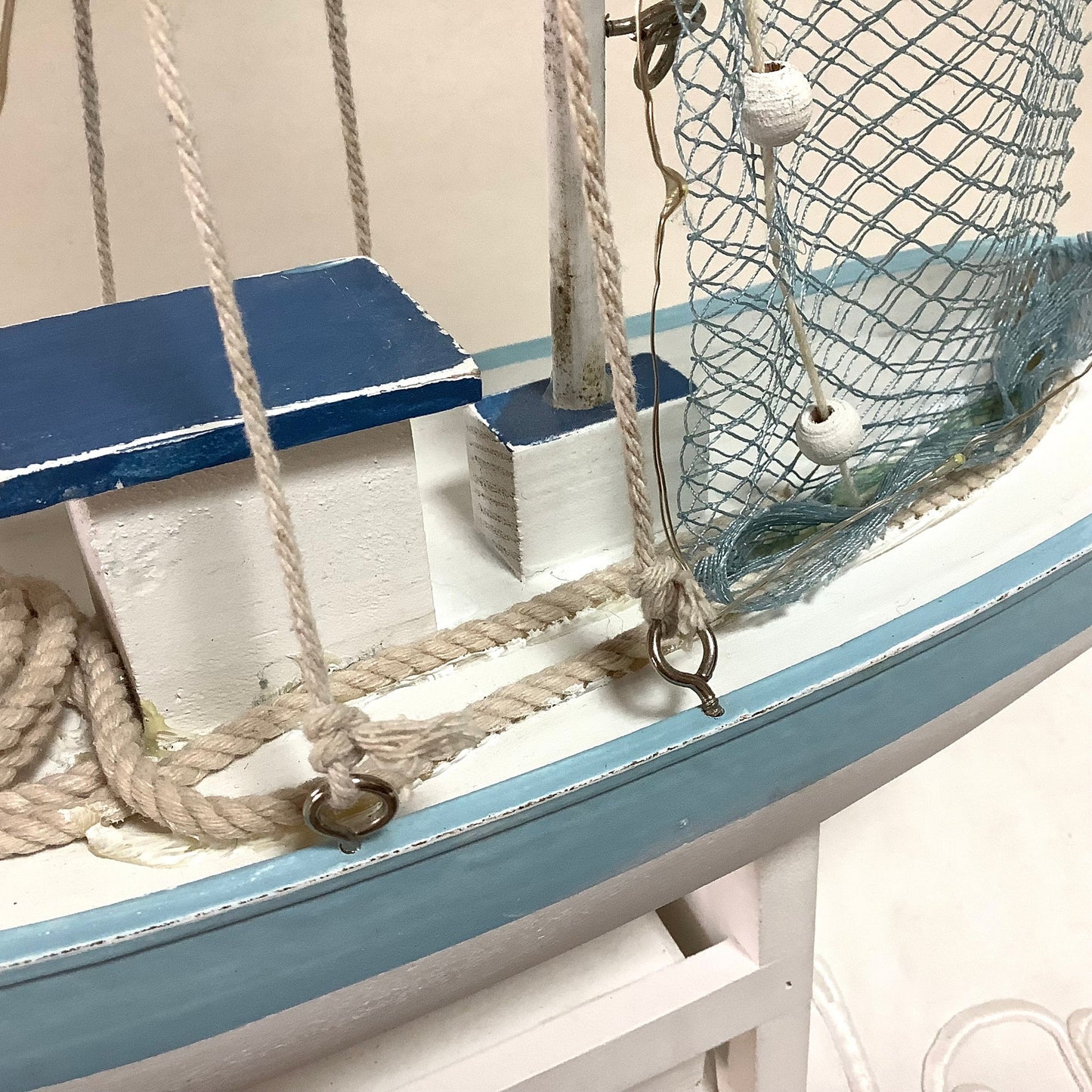 Grand bateau bois bleu blanc  lumière led vintage ht  54.5 cm