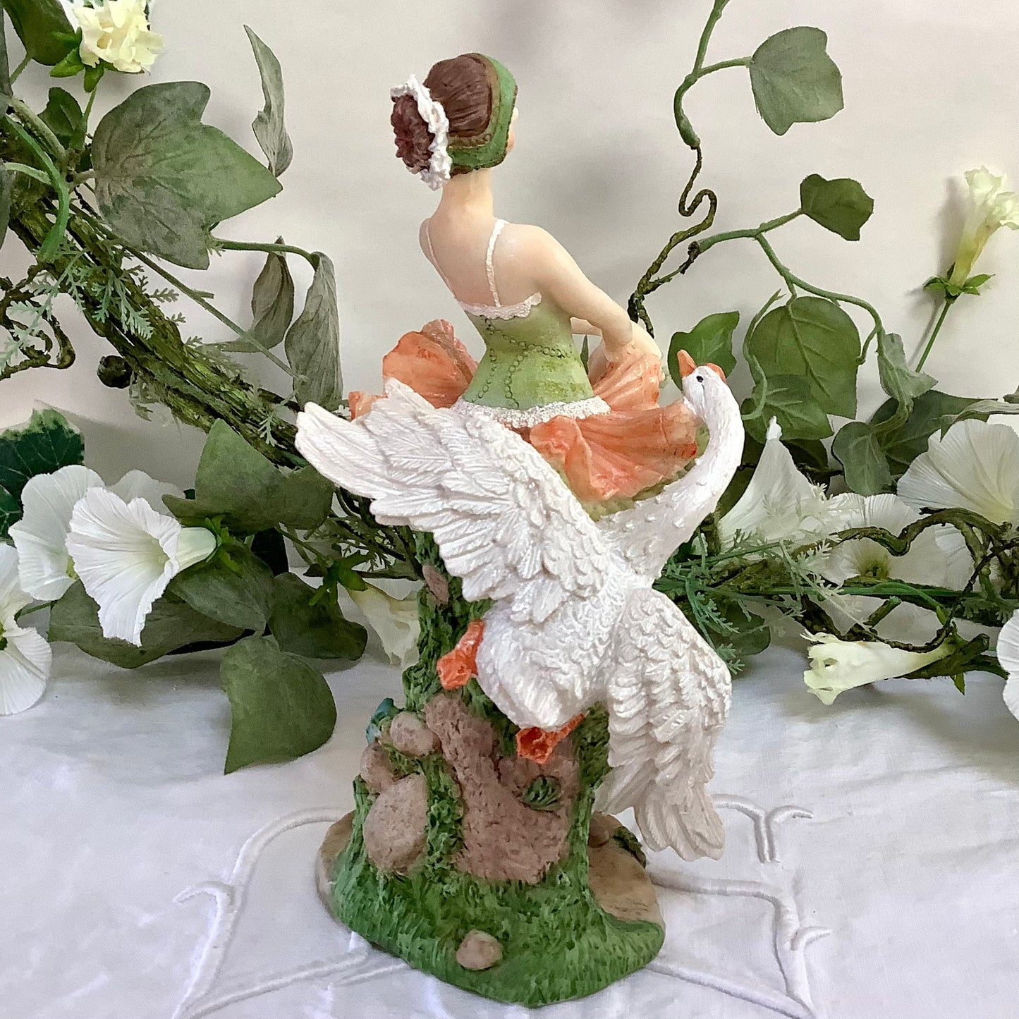 Figurine danseuse ballerine cygne résine lac des cygnes