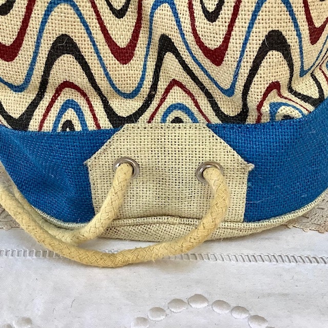 Sac de plage imperméable toile de jute beige vagues bleu ht 40 cm