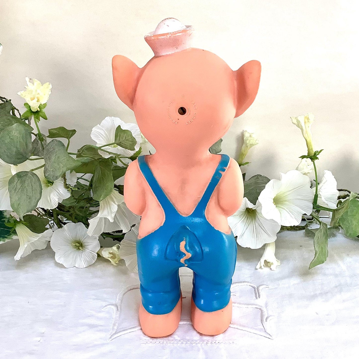 Détail jouet ancien pouët Naf Naf trois petits cochons Disney 9 cm largeur, vintage années 60