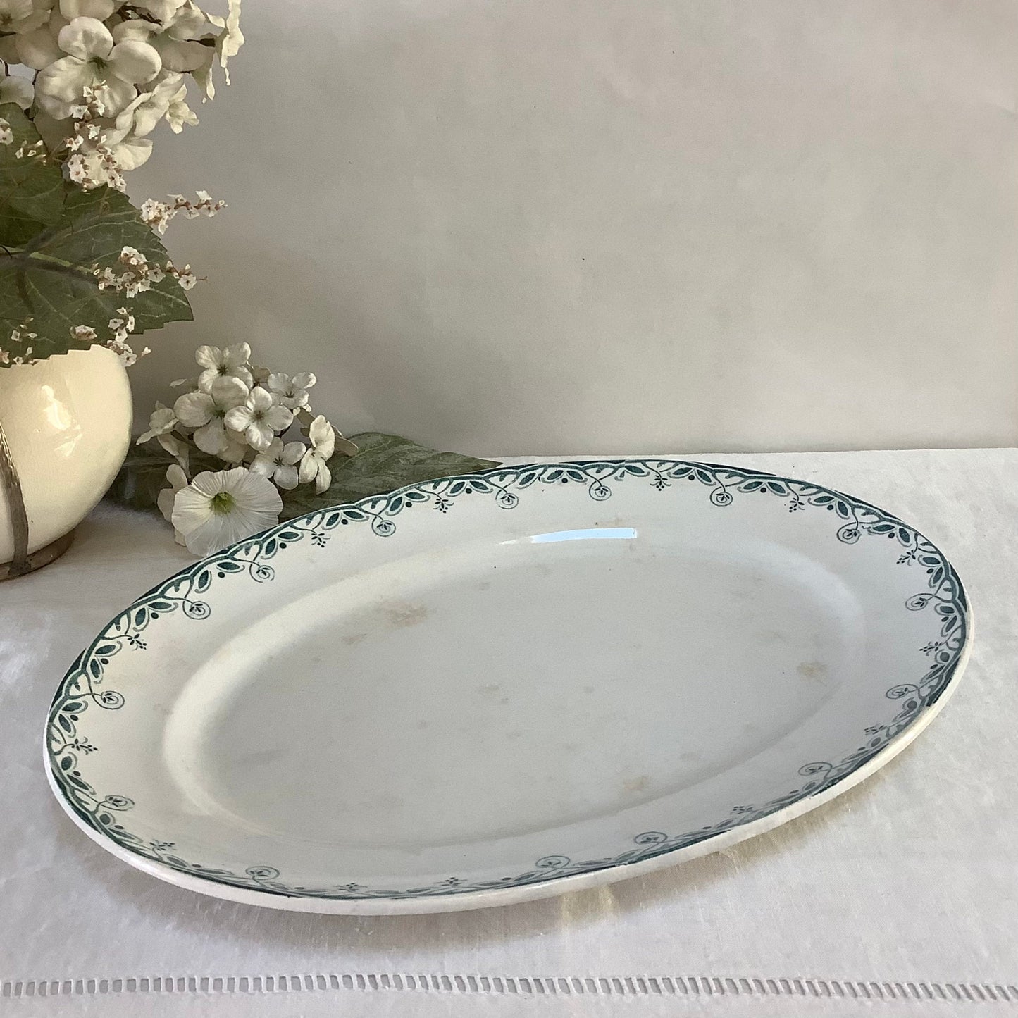Grand plat ovale faïence Creil et Montereau vert vintage