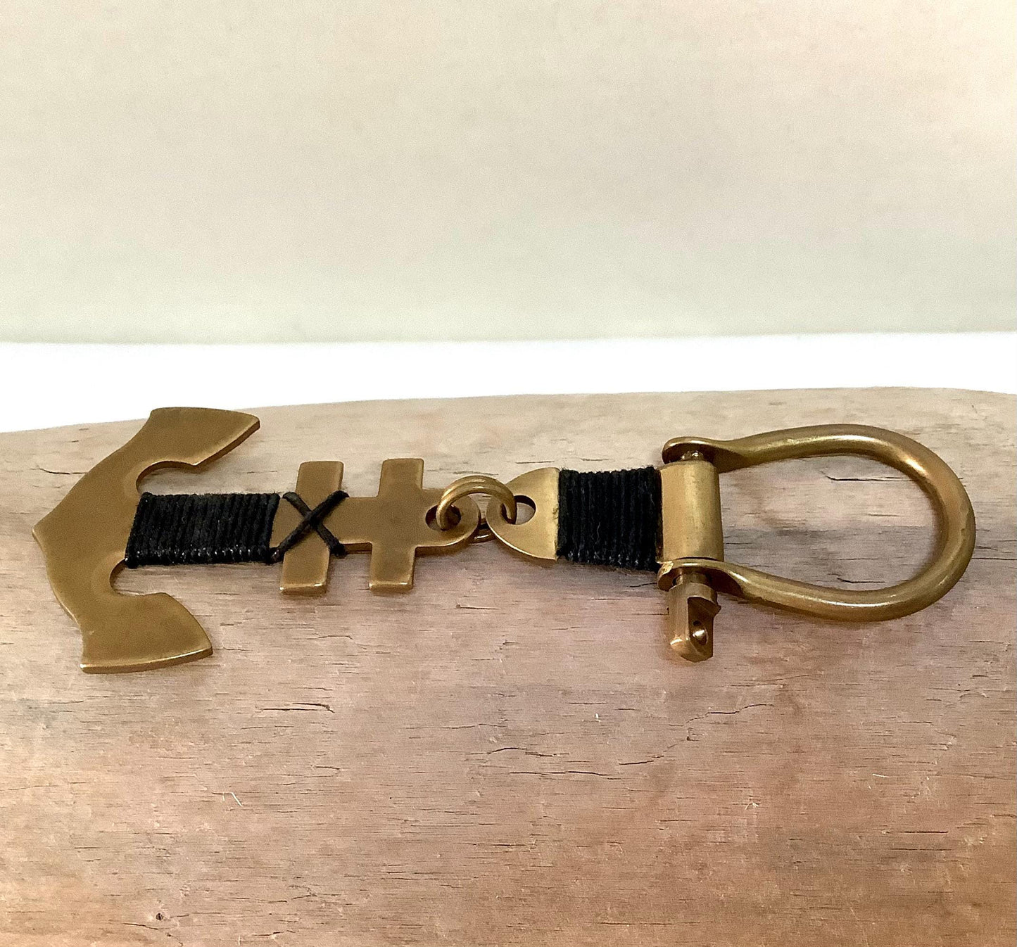 Porte clés marin ancre laiton vieilli vintage pochon velours