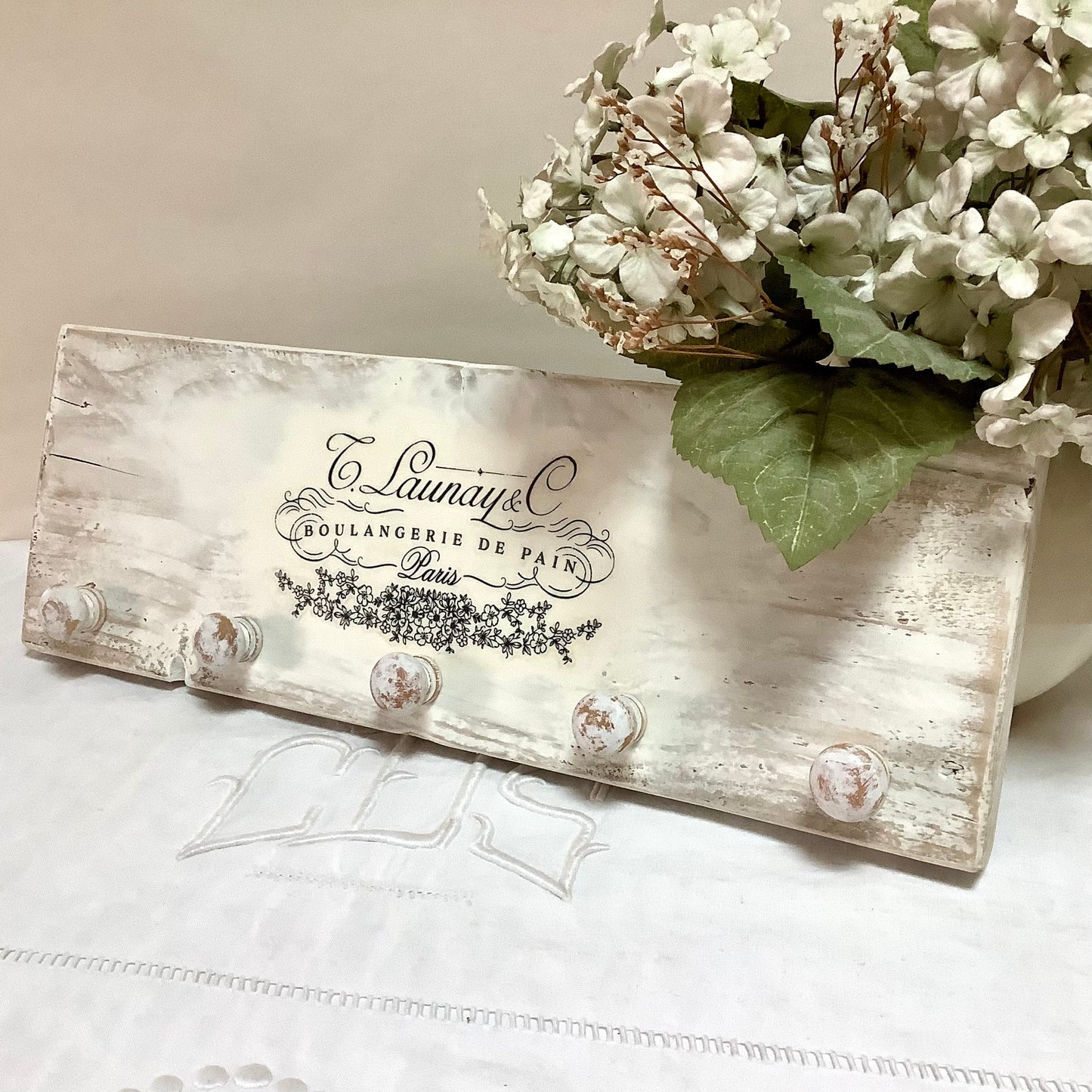 Patère murale accroche torchons bois 5 boutons patiné blanc vintage