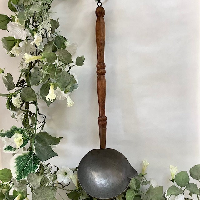 Grande louche cuivre étamé manche bois 54 cm vintage