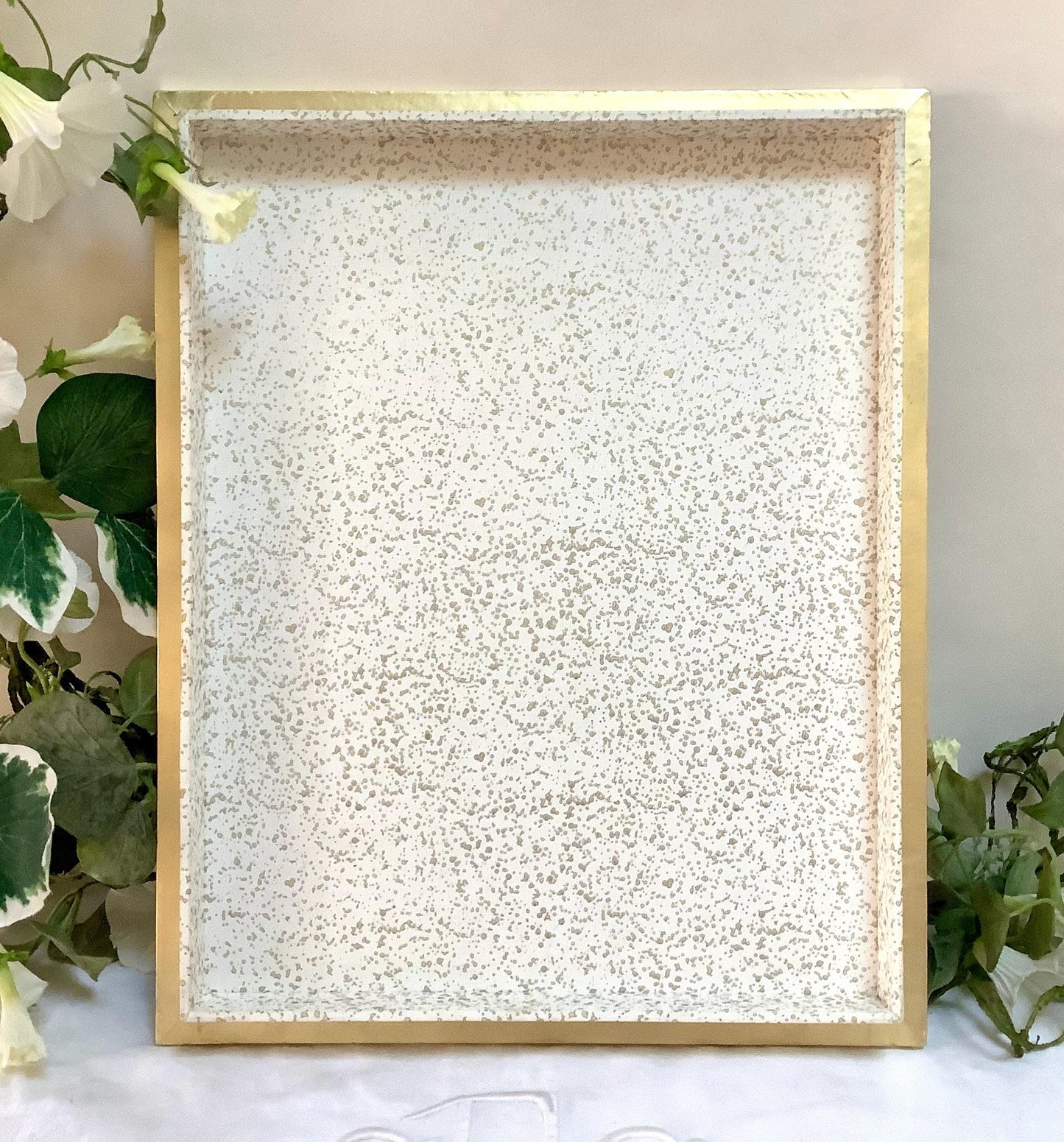 Grande boîte ancienne tissu satin brodé roses or vintage