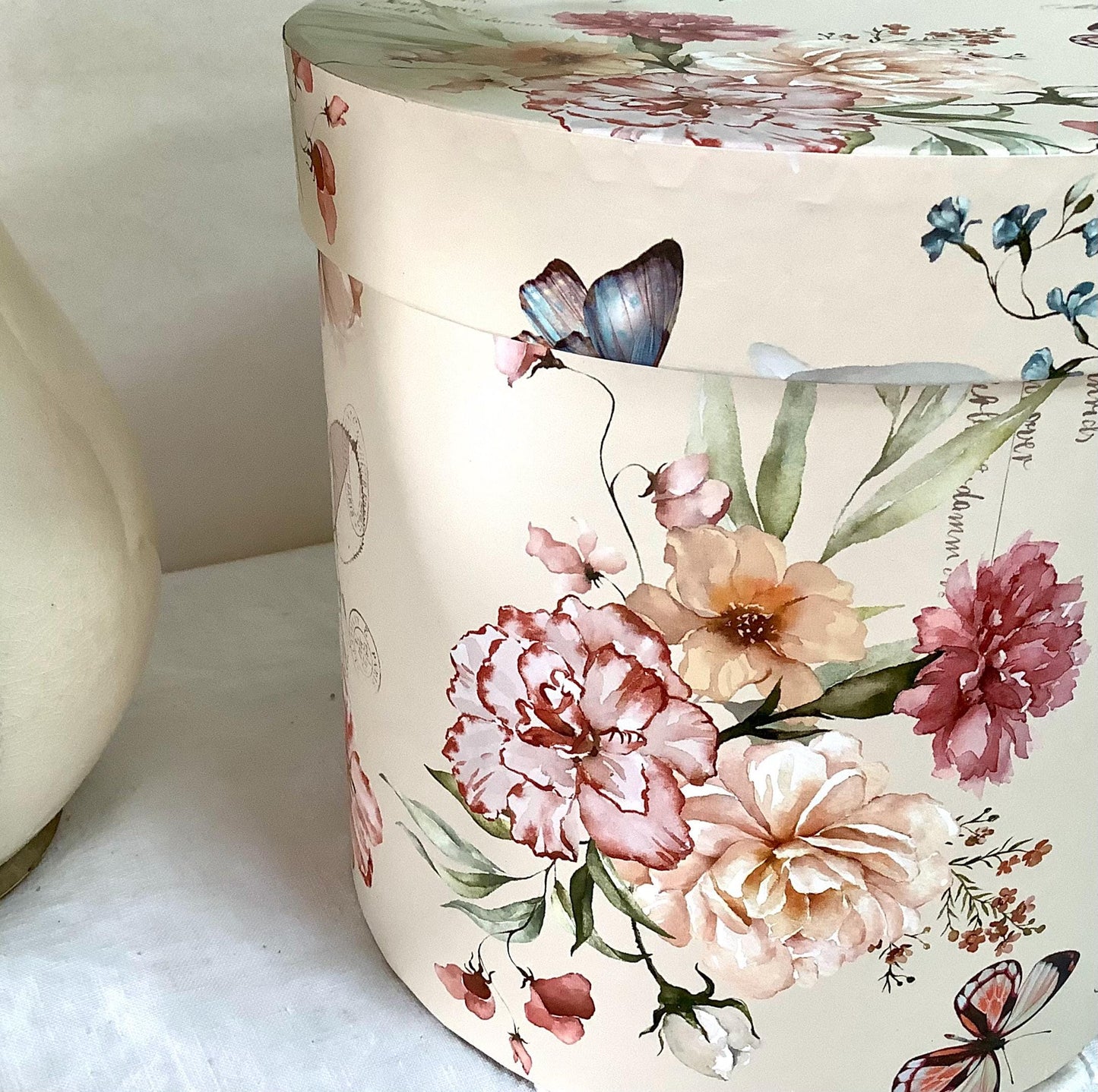 Boîte ronde vintage motif floral petit modèle ht 16 cm