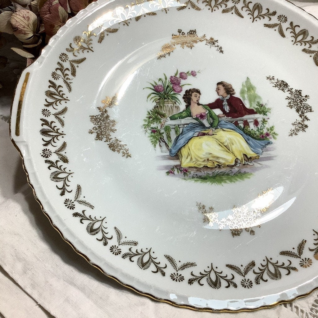 Plat à tarte gâteau porcelaine de Limoges scène galante
