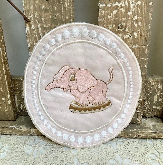 Écussons à coudre hérisson éléphants rose vintage