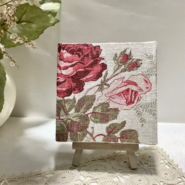 Petit tableau lin roses anciennes avec chevalet vintage