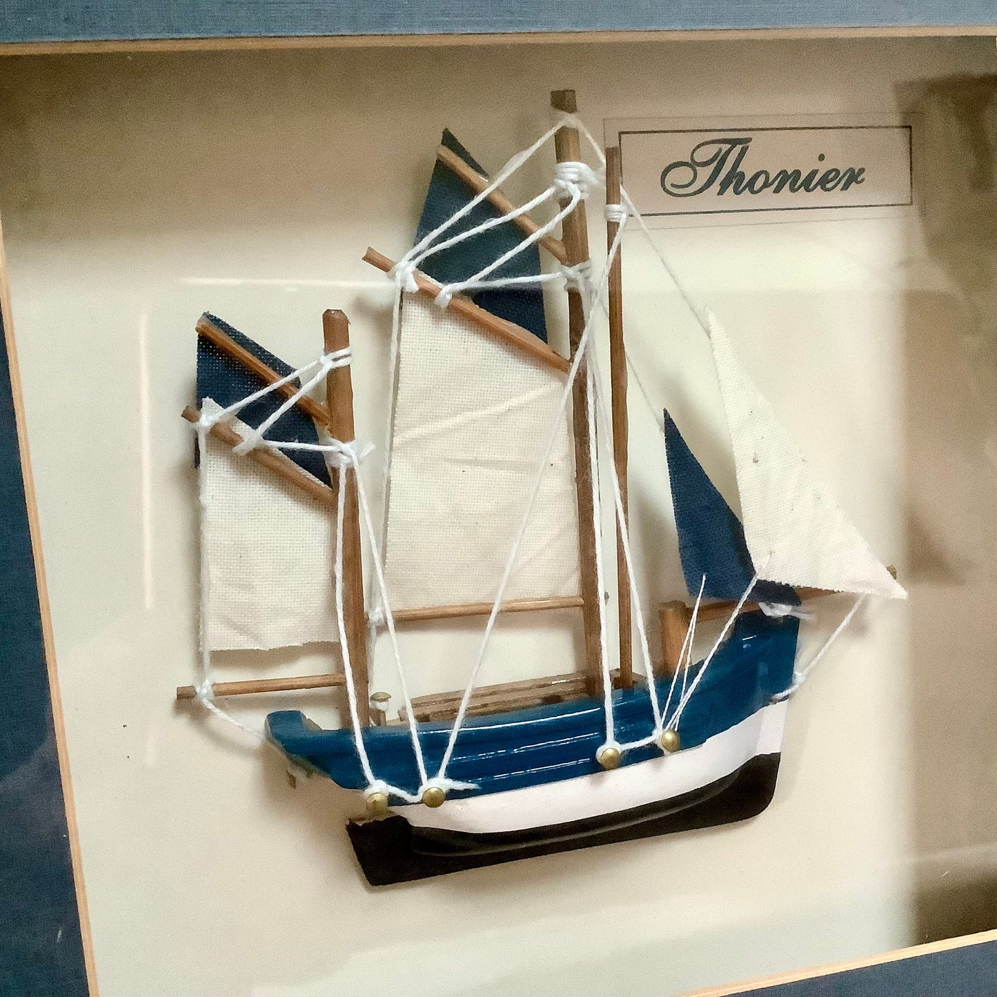 Tableau cadre maquette bateau thonier vintage 20 x 20