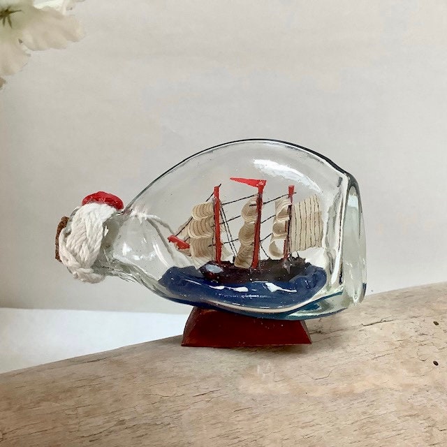 Bateau bouteille petit modèle décoration marine ht 5.5 cm