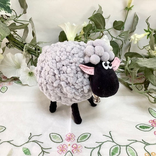 Mouton peluche gris décoration Pâques vintage  ht 13.5 cm