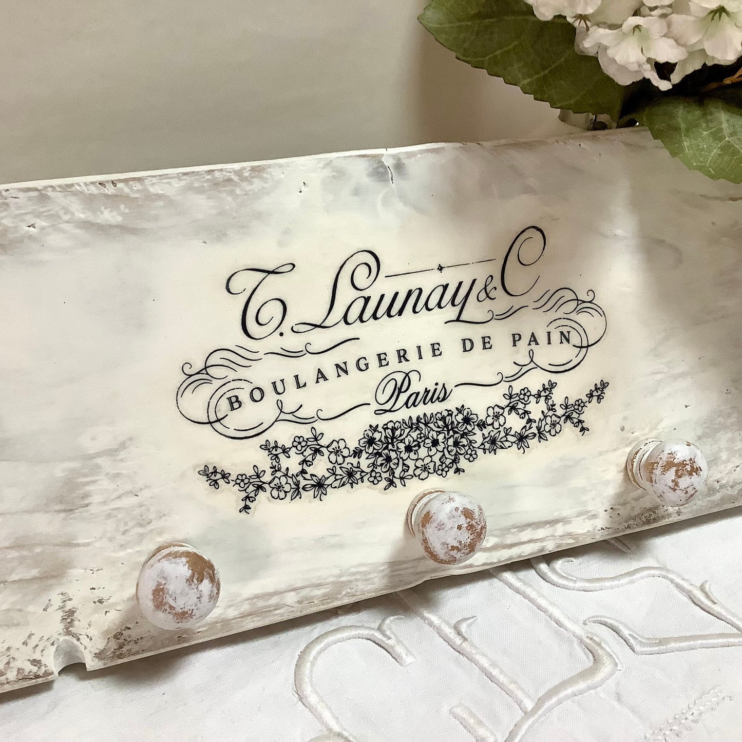 Patère murale accroche torchons bois 5 boutons patiné blanc vintage