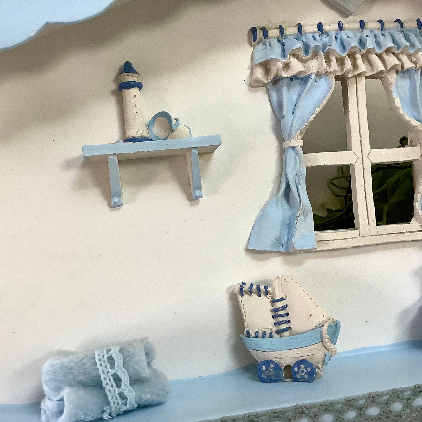 Porte manteaux enfant bleu résine bois vintage ht 24.5 cm
