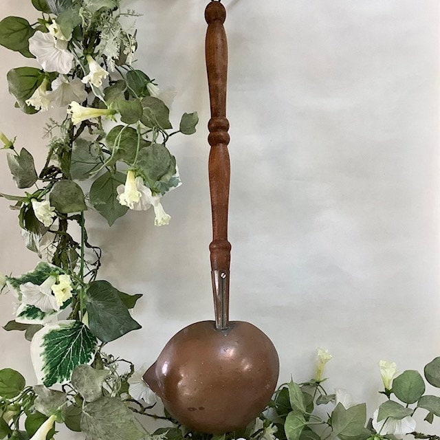 Grande louche cuivre étamé manche bois 54 cm vintage