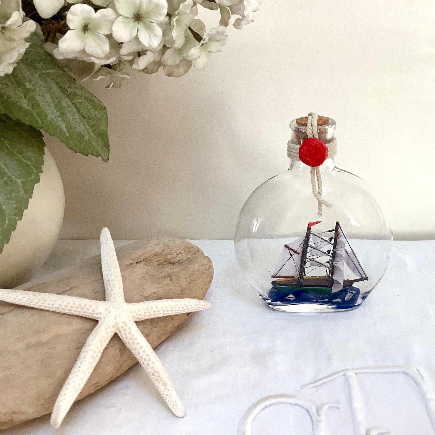 Bateau bouteille moyen modèle décoration marine ht 11 cm