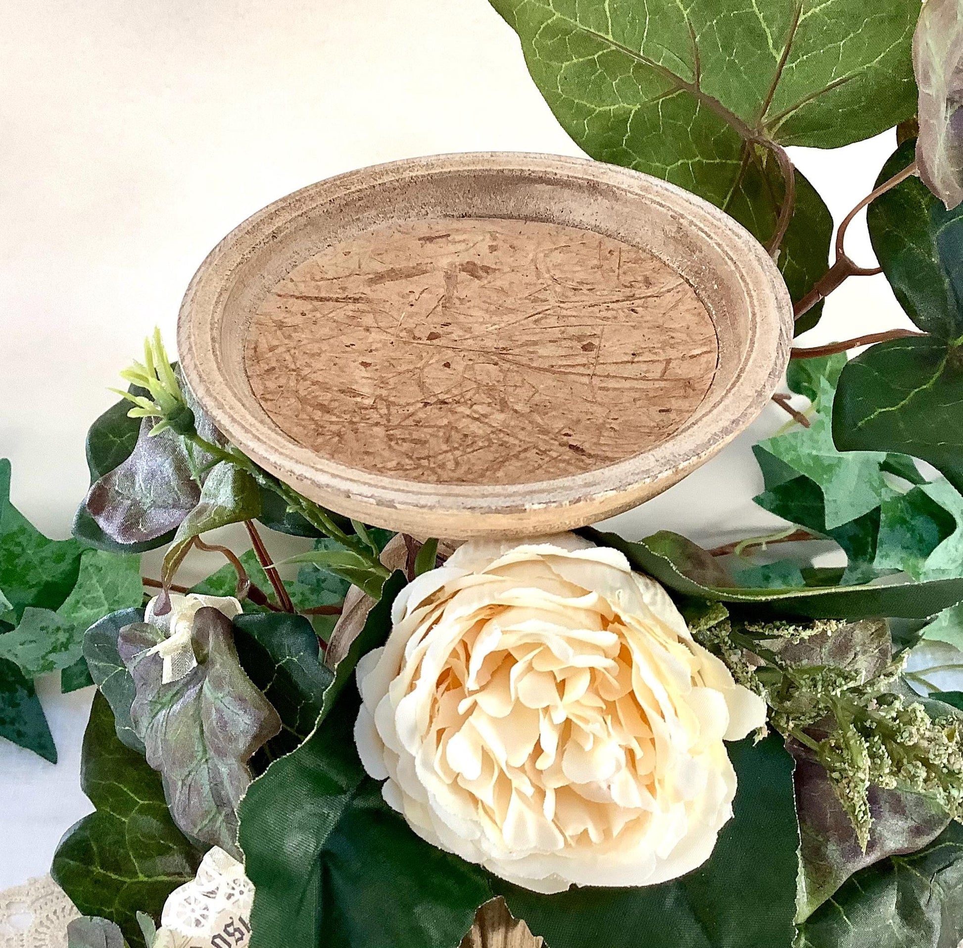 Bougeoir floral vintage résine patiné bougie pilier flamme vacillante 43 cm, décoration rose