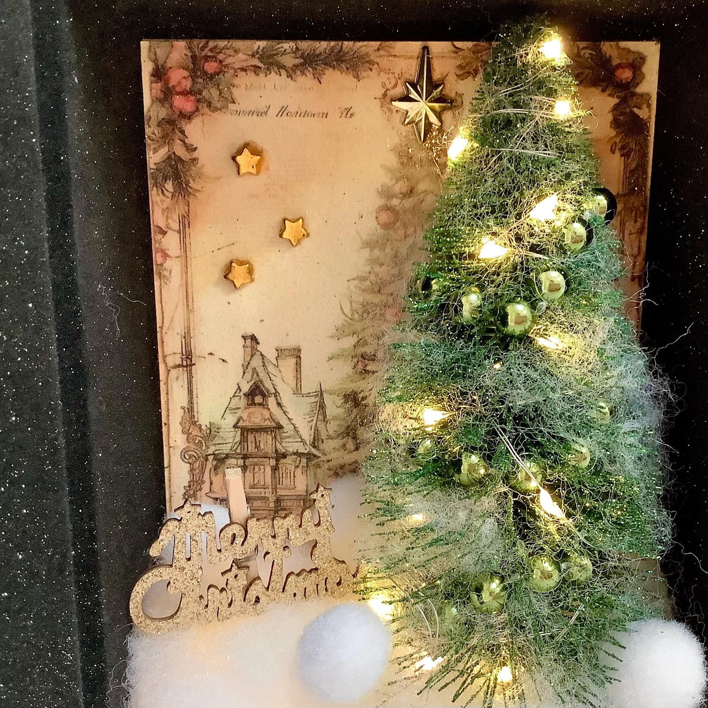 Décoration lumineuse dans livre bois scène de Noël vintage ht 17 cm