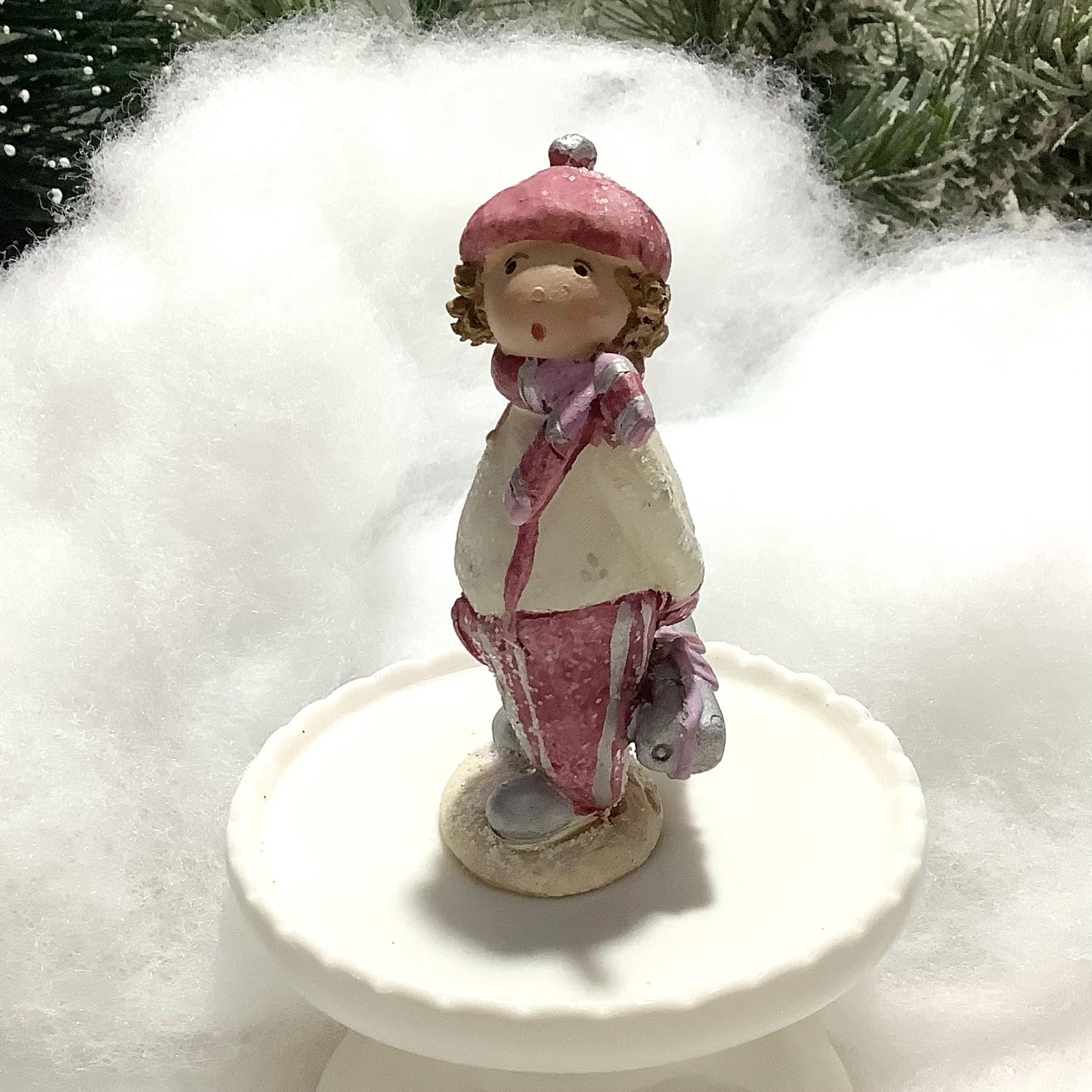 Décoration figurines naïves enfants céramique ht 8 cm modèle A