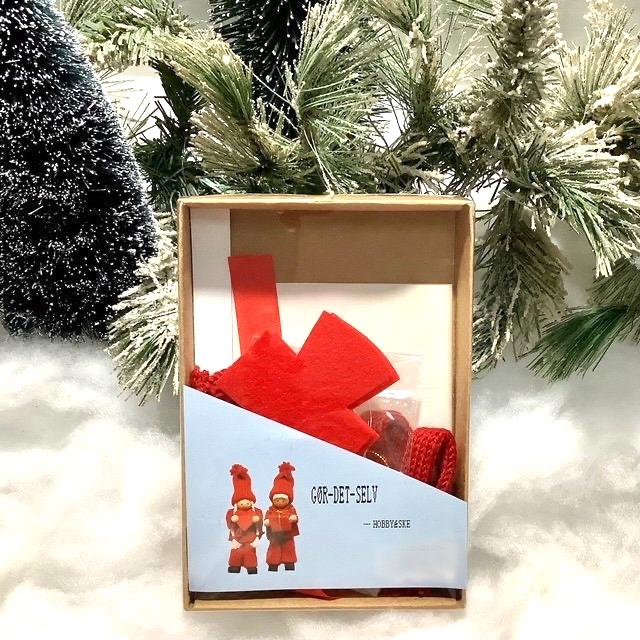Coffret créatif de Noël  personnages rouge cœur cadeau