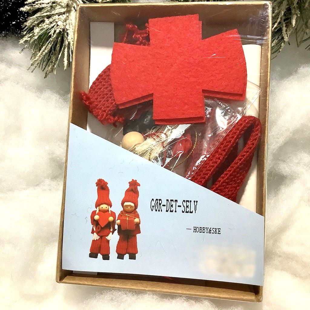 Coffret créatif de Noël  personnages rouge cœur cadeau