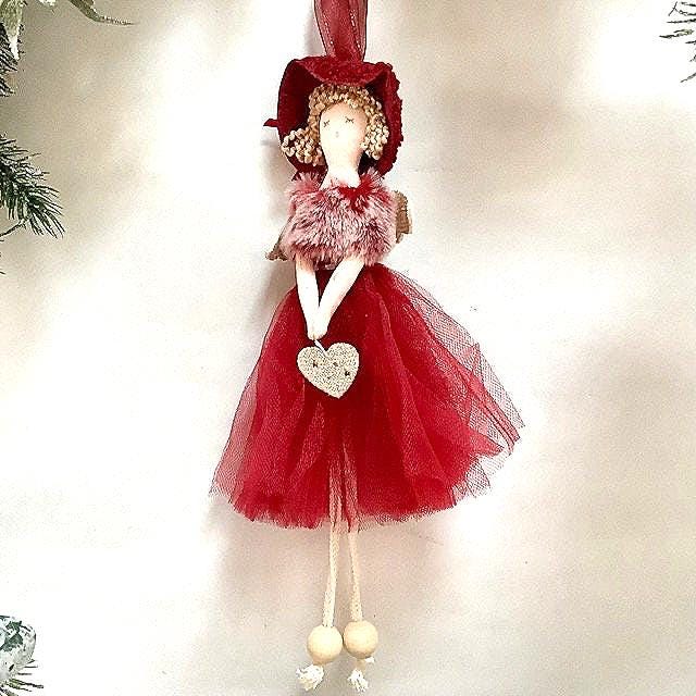 Poupée ange à suspendre rouge coeur