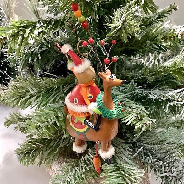 Suspension vintage petite fille sur renne ht 12 cm