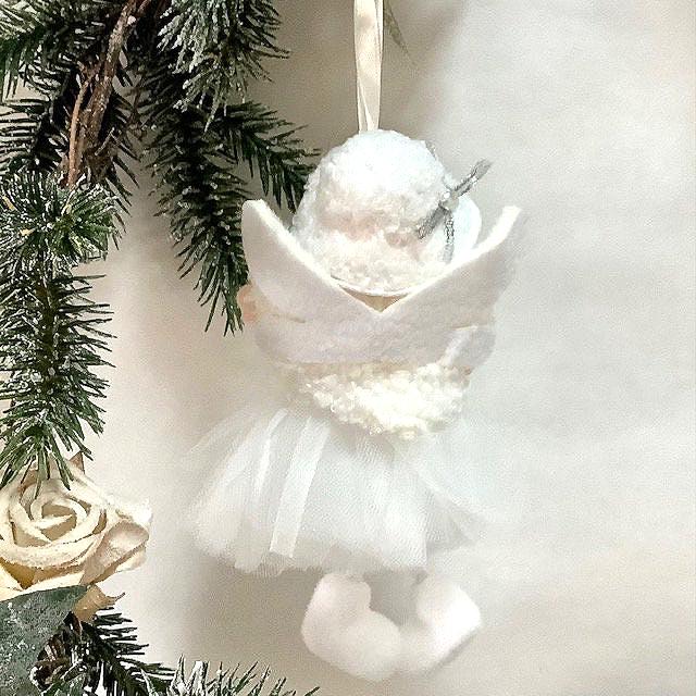 Poupée ange à suspendre blanc étoile